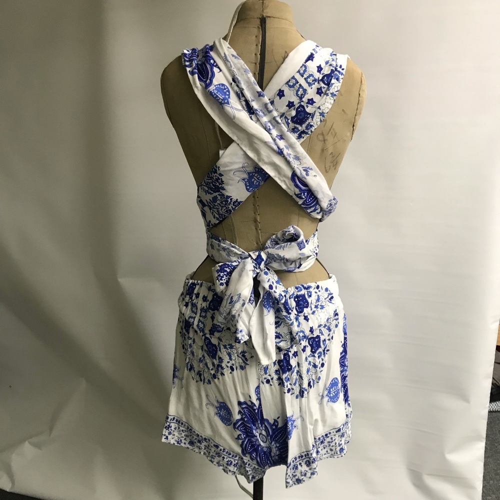 LF Oneway, Blue Floral Romper, S/M -> NEW W TAGS!